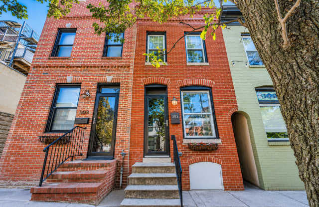 Charming Baltimore Rowhome with Exposed Brick & Private Patio photos photos