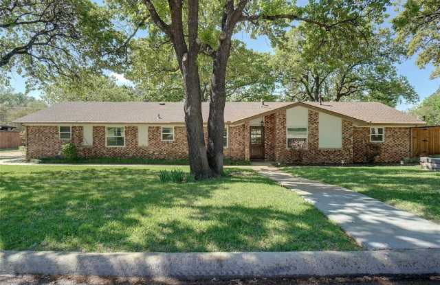 605 Hillside Road - 605 Hillside Drive, Colleyville, TX 76034