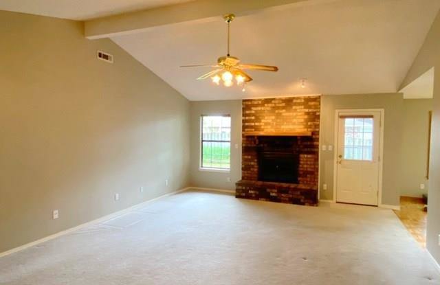3047  N Quail Creek  DR Gallery 2