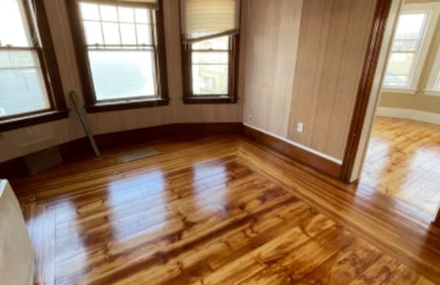 44 Montgomery St 2 - 44 Montgomery Street, Lawrence, MA 01841