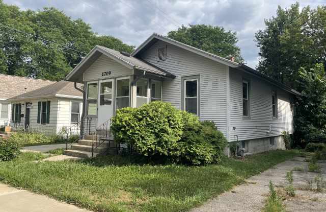 2709 Commercial Ave photos photos