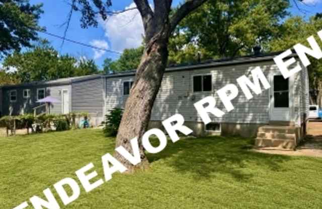 Updated 3/1 Move in Ready! Gallery 3