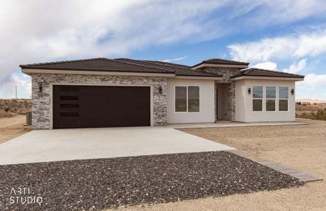 Beautiful, Brand-New 4 Bedroom Home in Scenic AZ photos photos