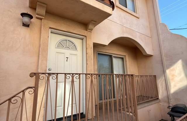 Beautiful 3 Bedroom Granada Hills Condo! Gallery 4