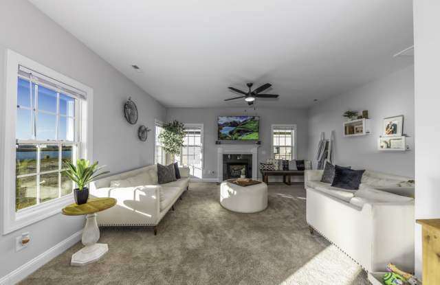 1024 Loretta Lane Gallery 3