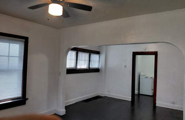 121-123 Huron Avenue - 123 Gallery 2