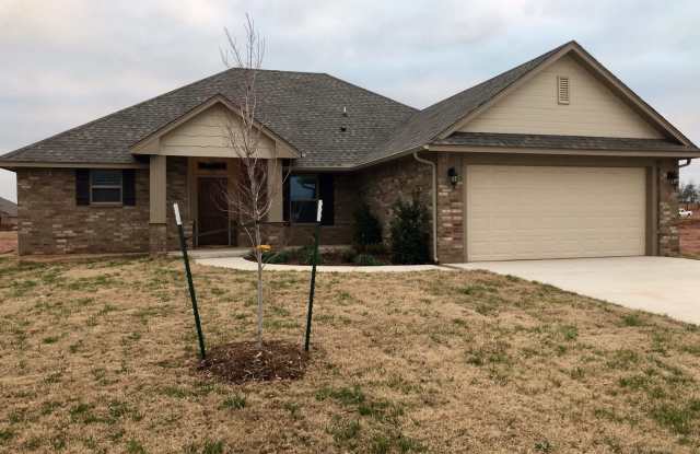 MUSTANG * Crystal Springs Addition (59th/Garth Brooks) 4 Bedroom/2 Bath home! photos photos