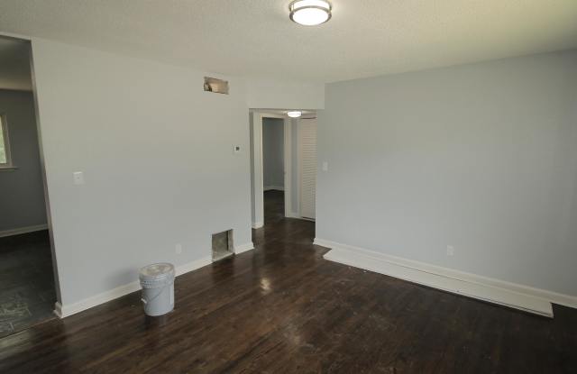 1432 North 55th Drive - B Gallery 2