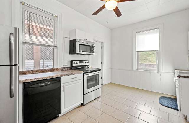 Amazing 3 bedroom home in Mt. Washington available June 1st! photos photos