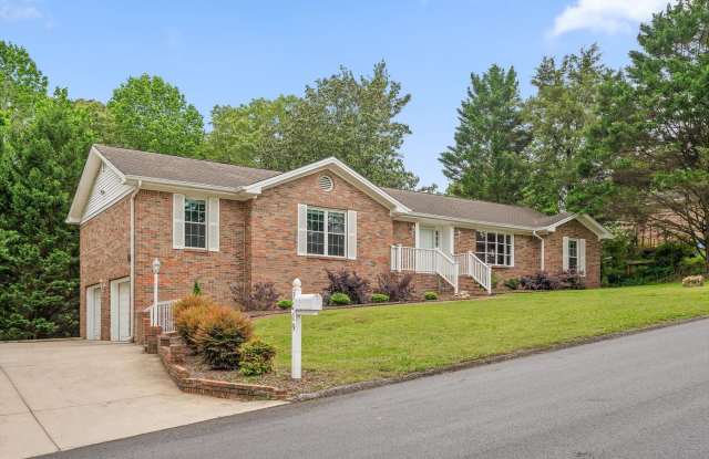 1219 King Arthur Road photos photos