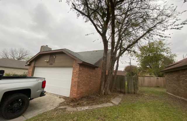 Remodeled 4 Bedroom, 2.5 Bath Home in Great Location! Close to Fort Hood - 1821 Meadowbrook Drive, Killeen, TX 76543