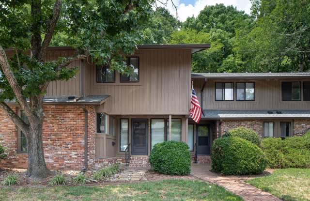 Cute, Spacious 3 BD Townhouse Near UNC and I-40! photos photos