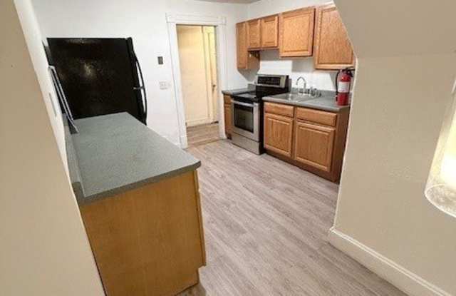 20 Lorraine Street unit: 3 photos photos