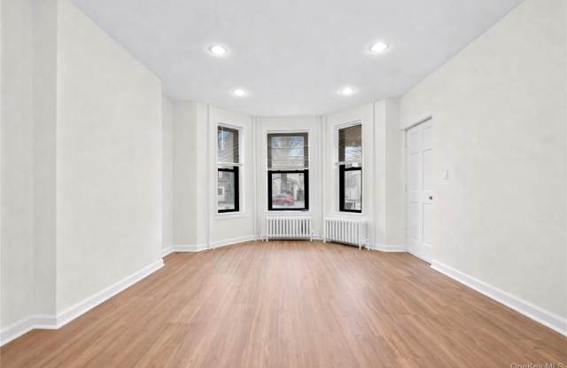 123-16 Hillside Avenue Gallery 2