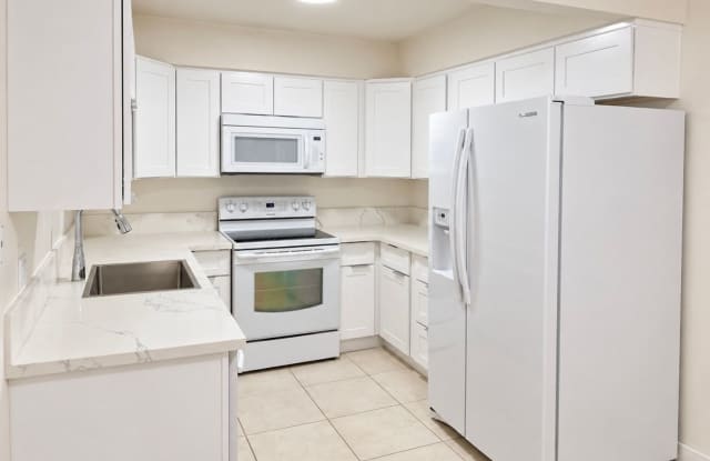Spacious 2 Bedroom 2 Bath Condo Gallery 3