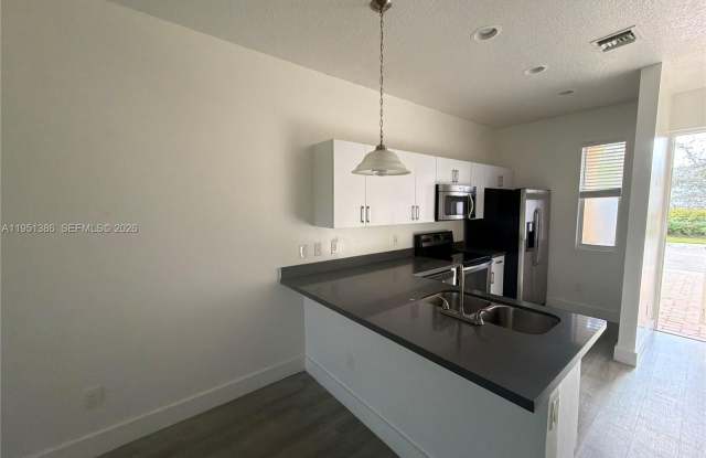 8815 NW 88 TER photos photos