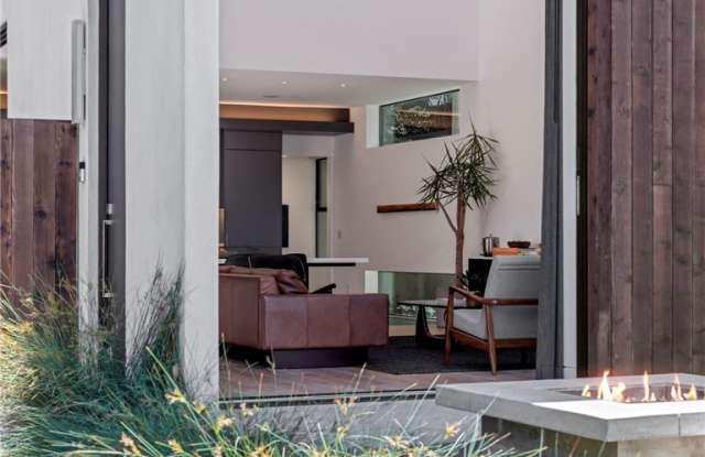 510 Larkspur Gallery 2