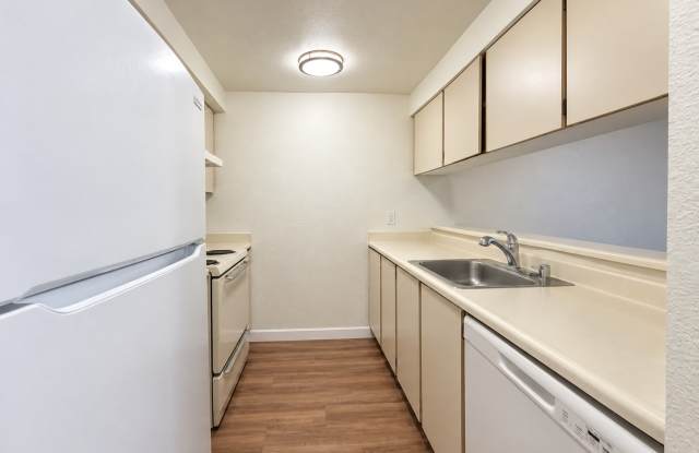 Shorecrest Apartments Gallery 3