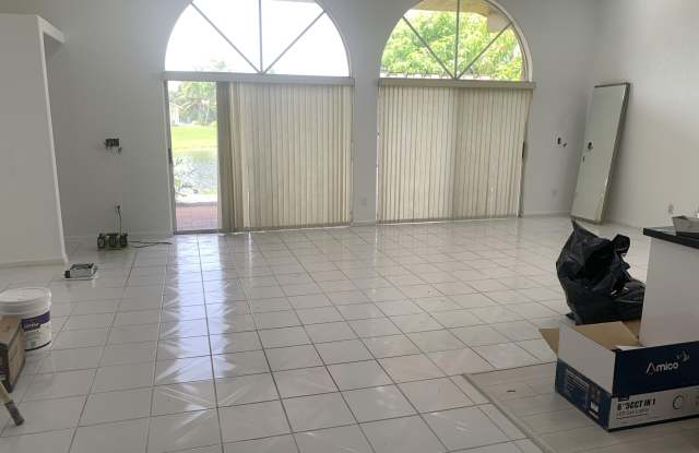 11585 N Quayside Drive Gallery 3