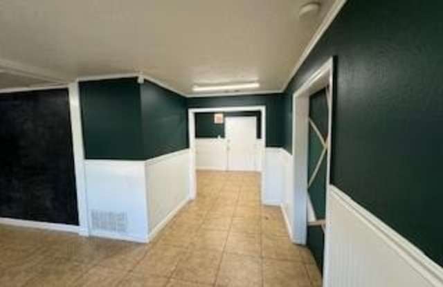 220 NE Hospital Drive Gallery 4