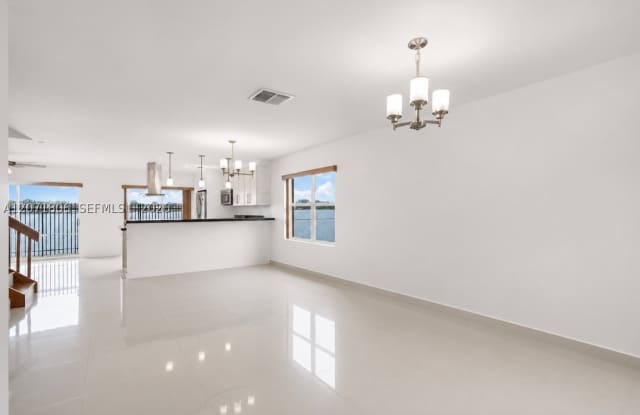 2561 W 60th Pl Gallery 3