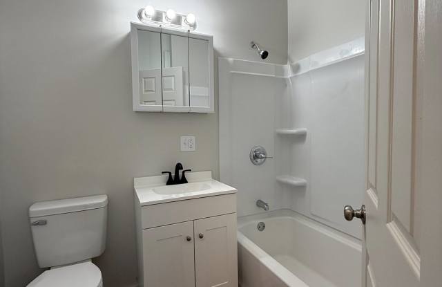 154 Luck Avenue - 1/2 Gallery 2