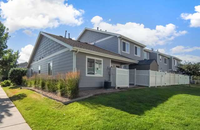 Great two bedroom, one bath near airport. photos photos