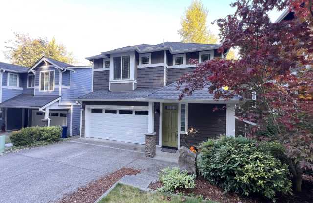 Spacious North Bothell Home Backing Greenbelt with EV Charger! Gallery 3