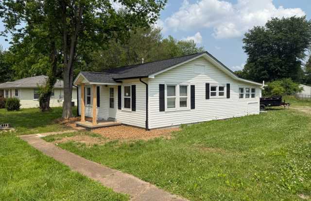 2 Bed 1 Bath House with Office, Laundry Room and Garage photos photos 2 Bed 1 Bath House with Office, Laundry Room and Garage photos photos