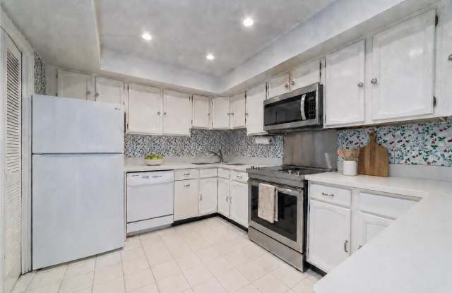 62 DEEPWOOD LN Gallery 2