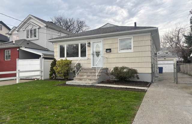 527 Willowbrook Road photos photos