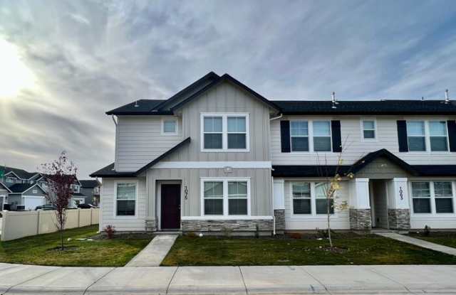 1061 East Klamath Lane - 1061 East Klamath Lane, Meridian, ID 83646