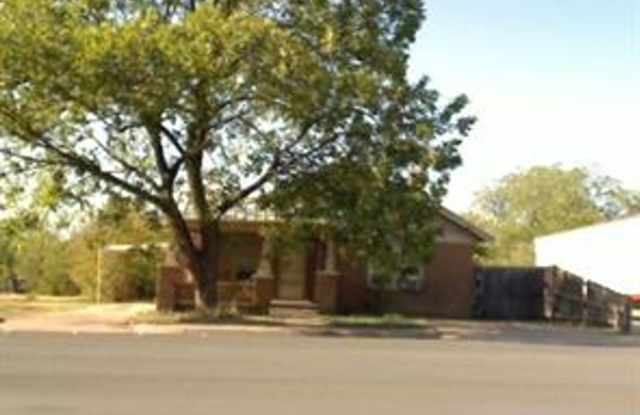 1 bedroom, 1 bath - 2009 South 14th Street, Abilene, TX 79602