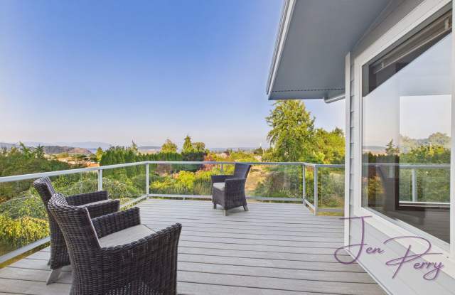 Spacious 4-Bedroom Anacortes Home with View, Large Yard & Detached Shop for Rent Gallery 1