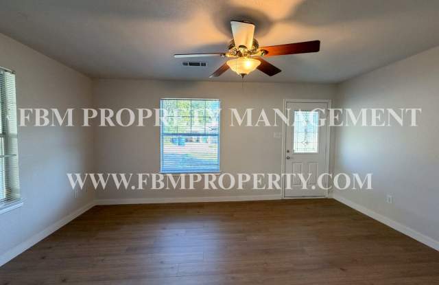 111 Sunset Circle - Cozy 3 Bedroom, 2 Bathroom Home in Alvarado, TX! Gallery 3