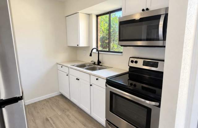 Remodeled 2 Bed 1 Bath Home | Washer/Dryer Hookups | Central Air | Pet Friendly | Section 8 Welcomed Gallery 3