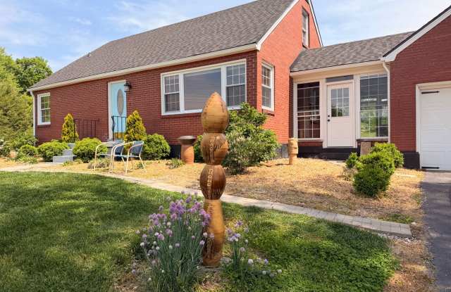 Hilltop Charm in Floyds Knobs – Spacious All-Brick Beauty with Room to Grow! photos photos