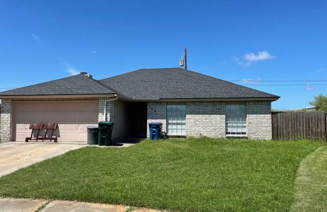 Great home Located in the hart of Flour Bluff. Walking distance to Flour Bluff schools photos photos