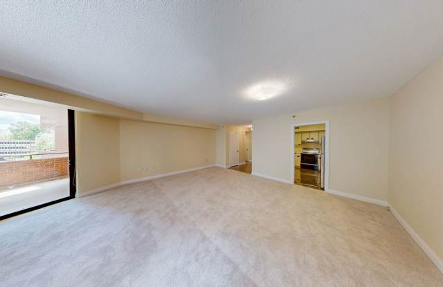 NEW KITCHEN AND NEW BATHROOM REMODEL -- Nice One Bed + One Bath in Luxury Secure Doorman Bldg Gallery 4