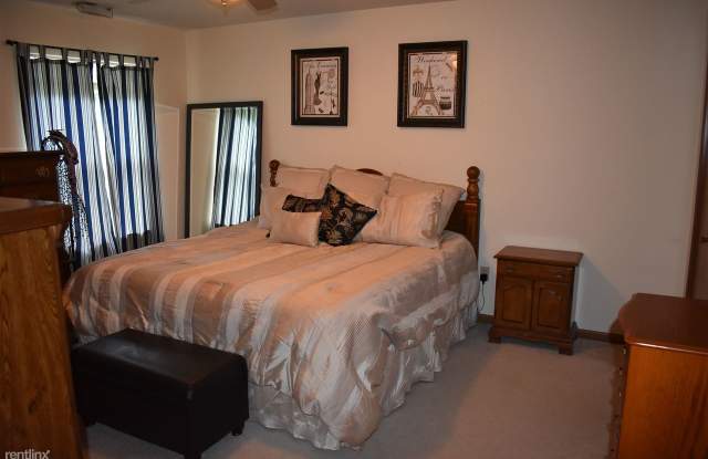 2412 Depauw Dr. Gallery 4