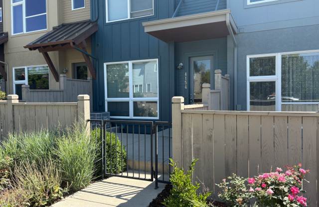 Updated 2 Bed + Office 2.5 Bath Townhome in North Boulder photos photos