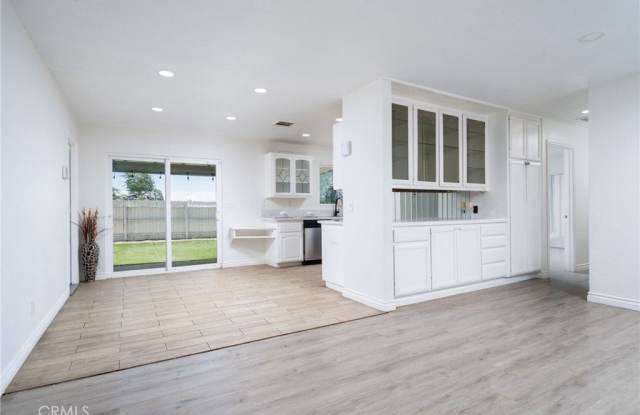 11945 Bornite Avenue photos photos