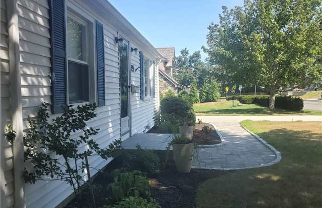 139 Coggeshall Avenue Gallery 4