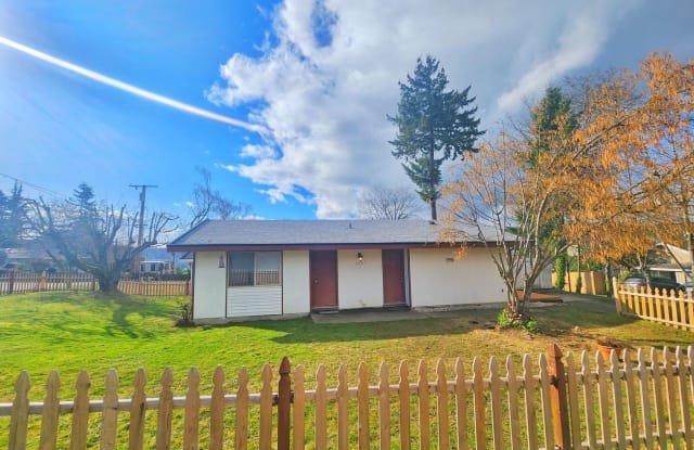 3301 Burnett Ave N - 3301 Burnett Avenue North, Renton, WA 98056