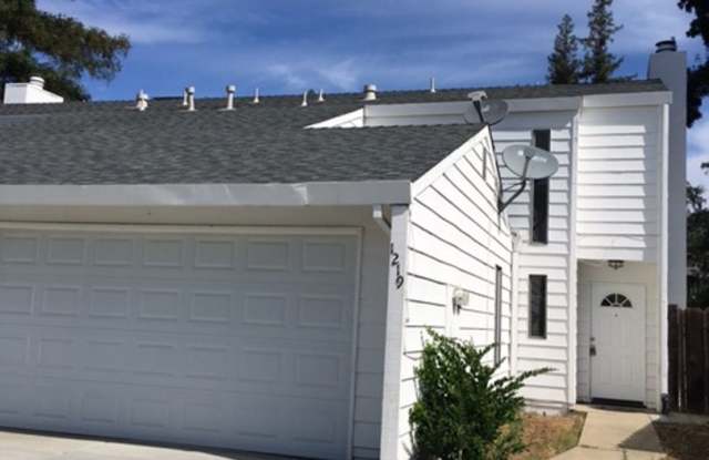 3 Bedroom Townhouse in Yuba City- AVAILABLE NOW!! photos photos