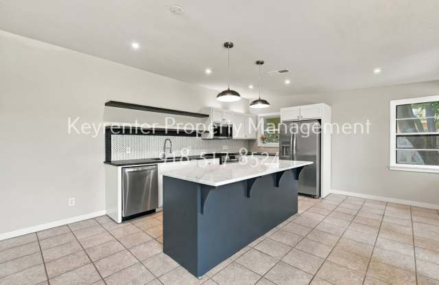 Prime Location! 3 bed/ 2 bath! Close to Riverside & Brookside Gallery 4