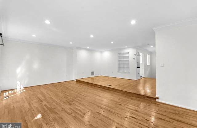 7877 PAINTED DAISY Drive Gallery 4