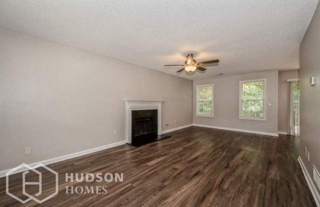 685 Riverside Walk Crossing Northeast Gallery 3