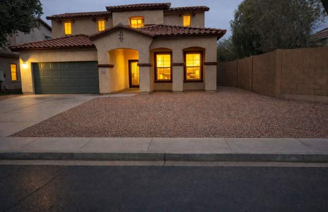 Huge house great location - 3514 South 81st Drive, Phoenix, AZ 85043