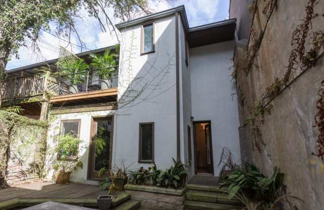 1 BED | 1 BATH | FURNISHED - HISTORIC DISTRICT - 120 East Charlton Lane, Savannah, GA 31401
